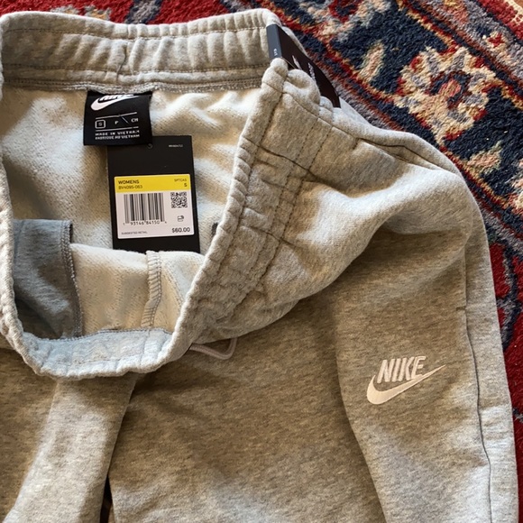 Nike sweat pants size s. - Picture 2 of 2